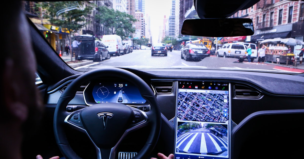 Video shows Teslas will soon be able to autonomously stop at red lights