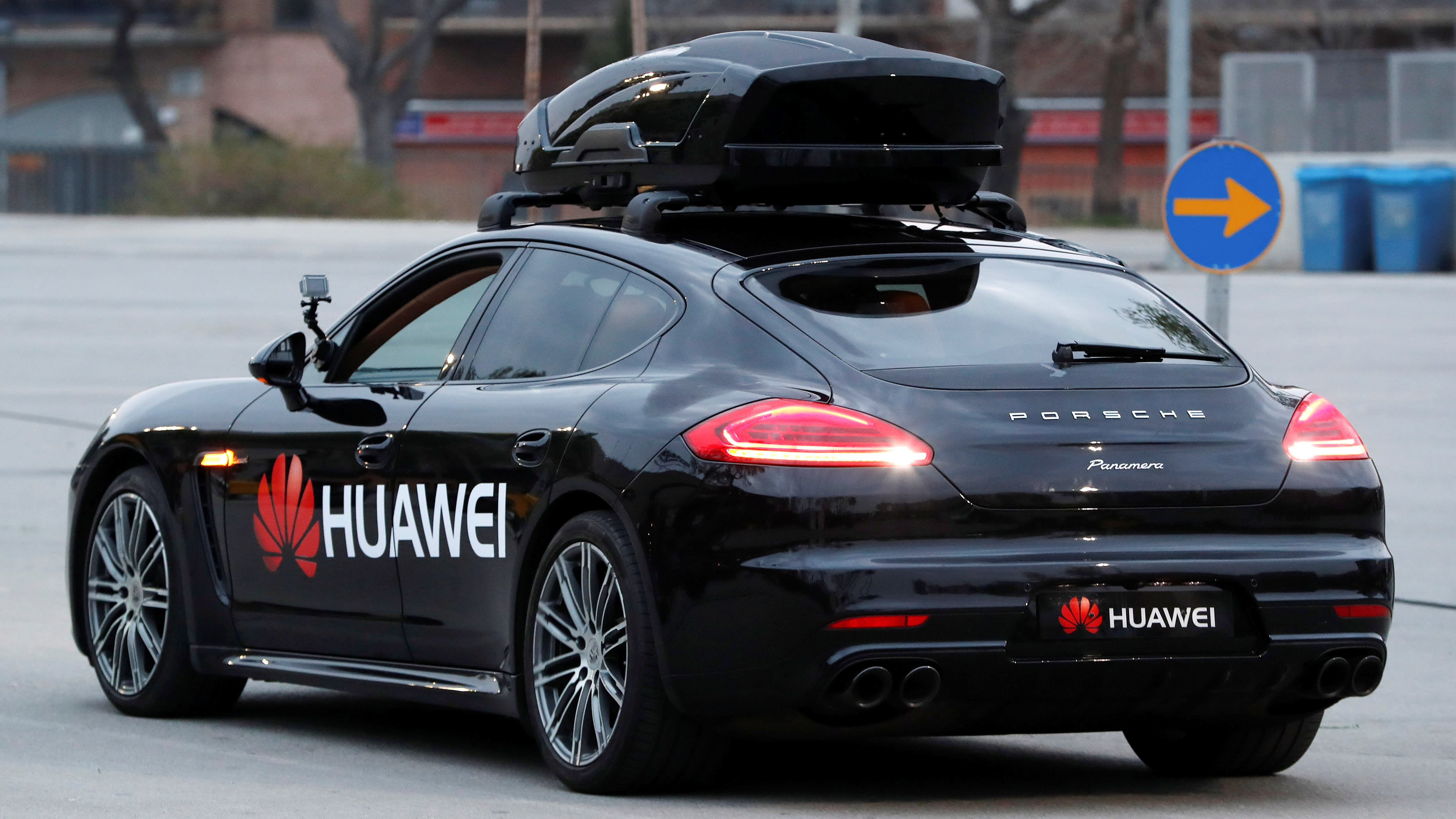 Huawei steps up ambitions in self-driving vehicles race