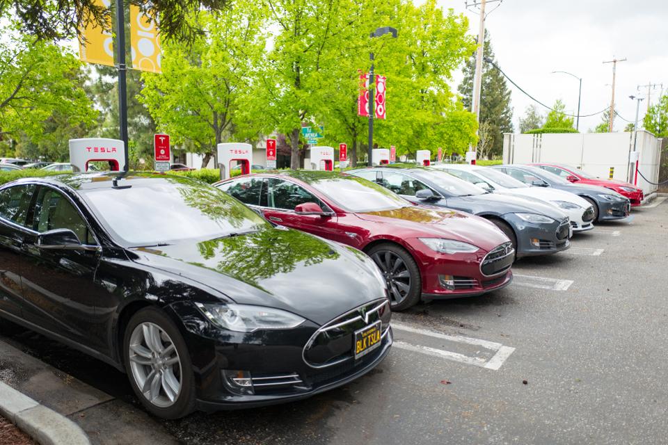 Tesla’s Auto Park Might Someday Be Better Than Useless