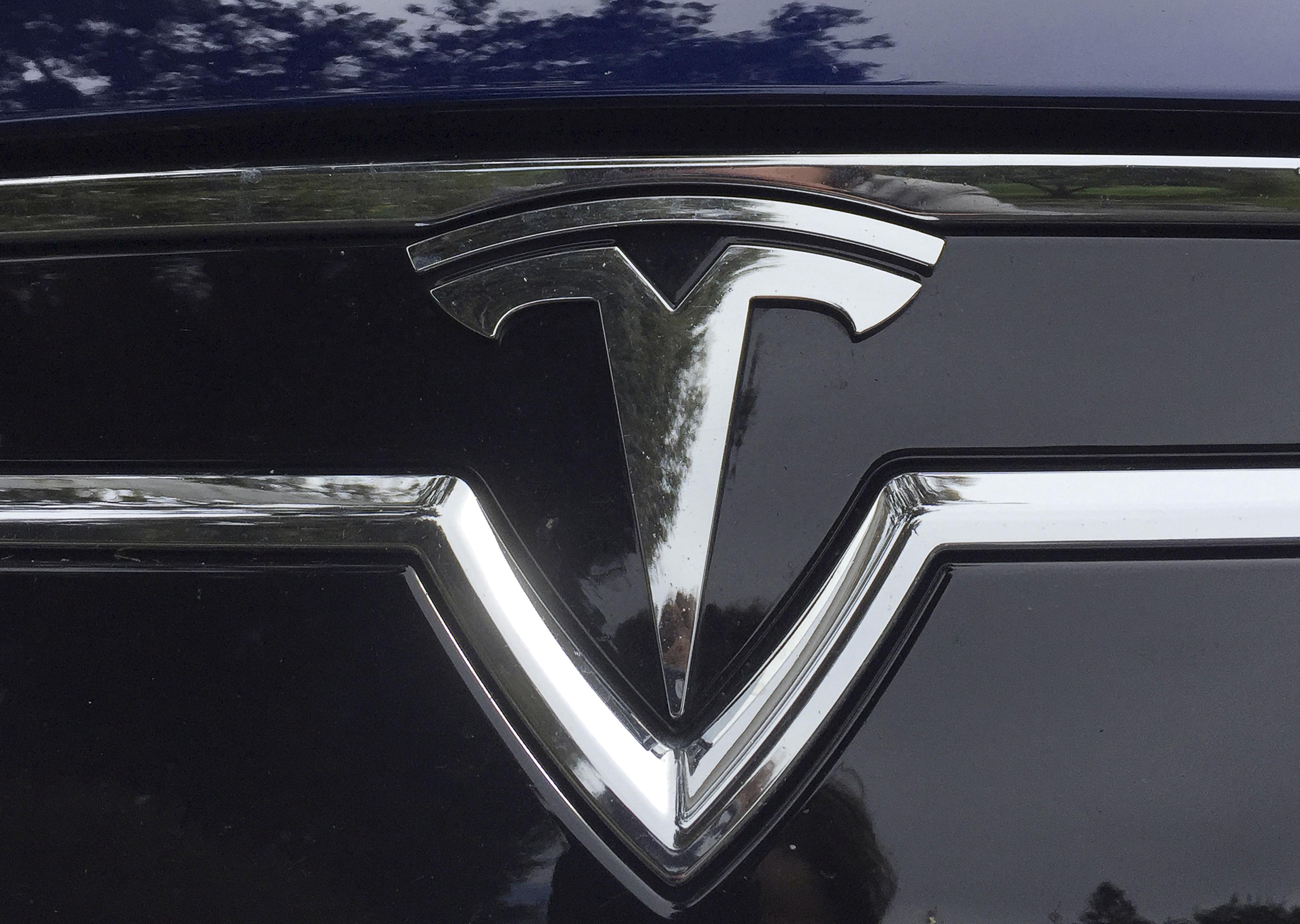 U.S. self-driving car startup Zoox agrees to settle lawsuit with Tesla