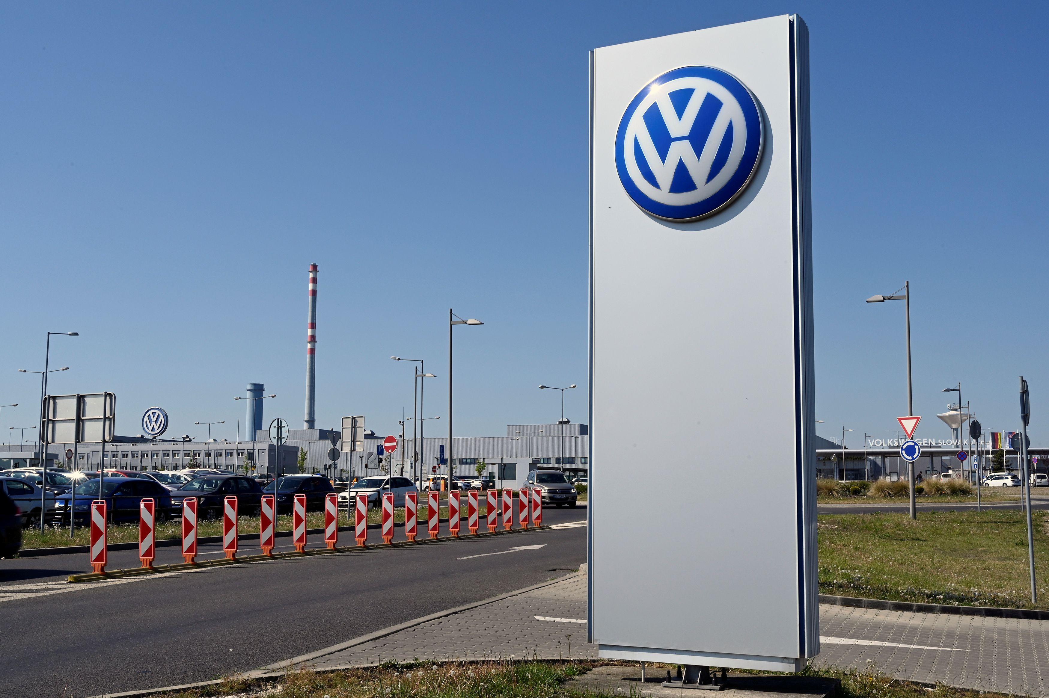 Volkswagen trucks boss sees autonomous investments under pressure: Spiegel