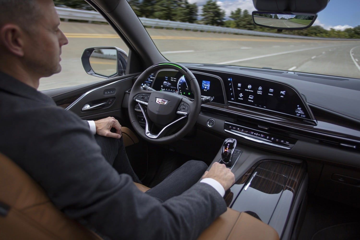 Cadillac Super Cruise vs. Tesla Autopilot