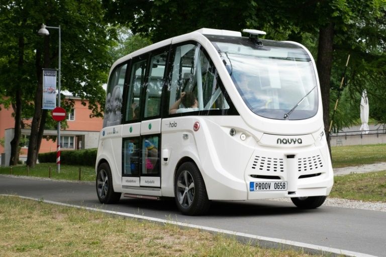 Self-driving bus services tested out in Estonia