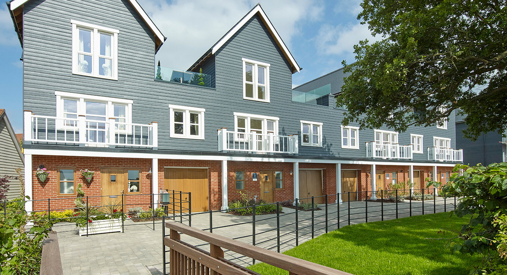 English Village To Trade Driveways For Green Space With Self-Driving And -Parking Cars