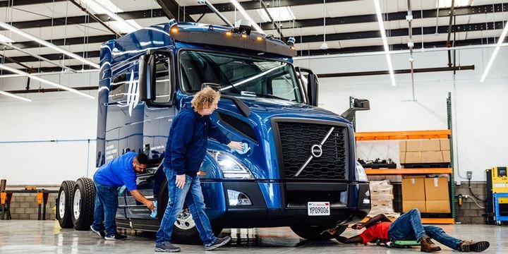 Embark Pursues OEM Integration of Autonomous Tech, Rolls out Carrier Program