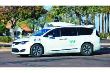 Waymo minivan gets stubborn in Chandler