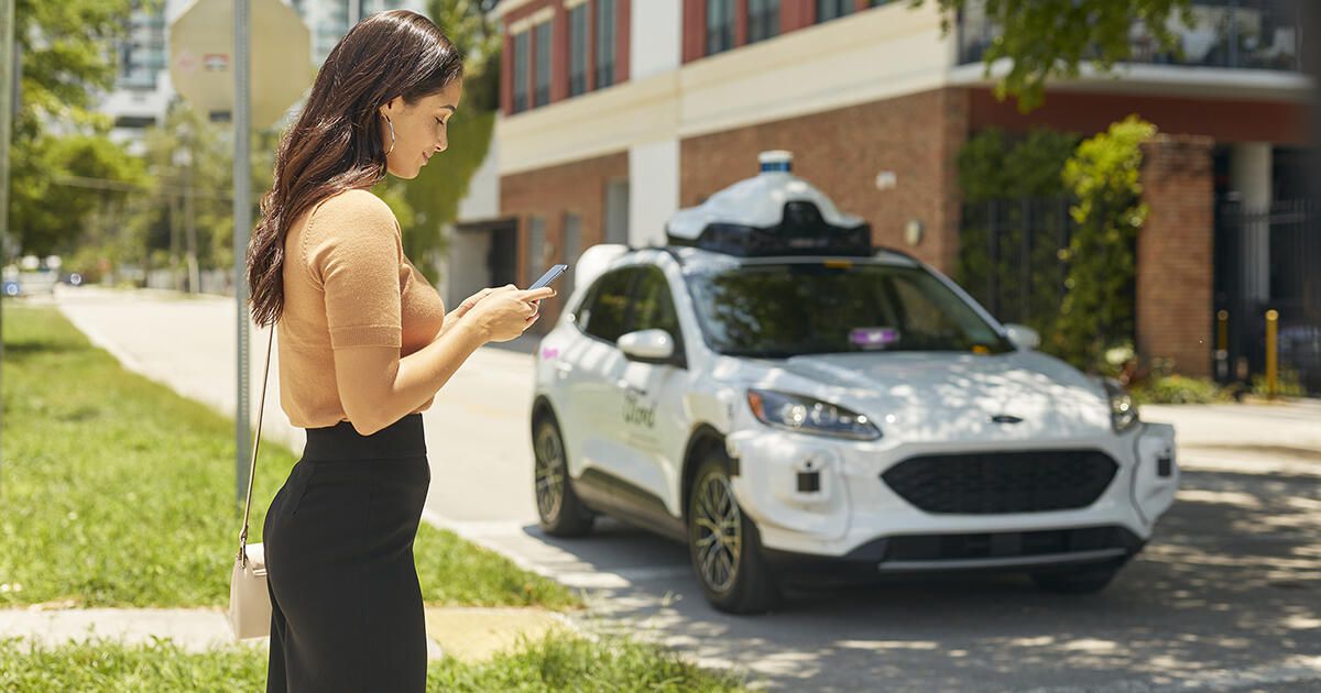 Ford and partner Argo AI will launch Lyft self-driving cars this year