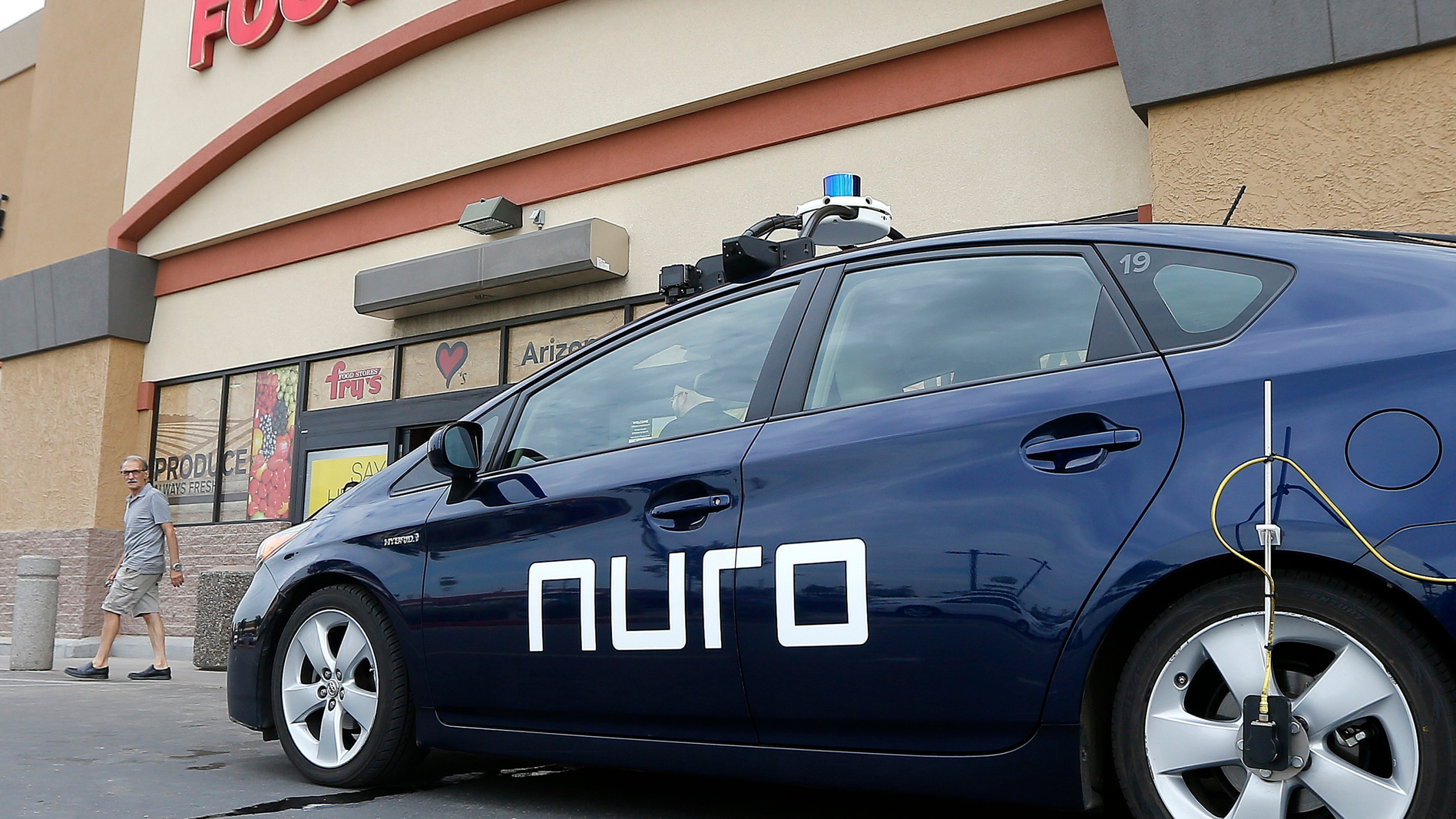 Driverless vehicle robotics company plans to put facility at Las Vegas Motor Speedway