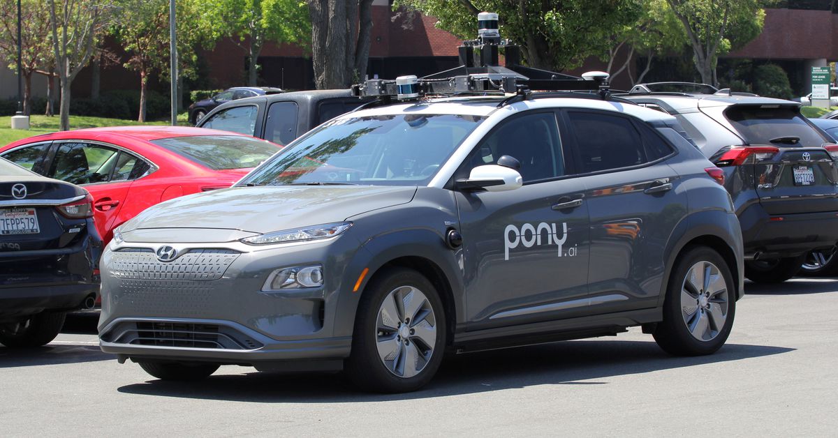 A secret weapon for self-driving car startups: Humans