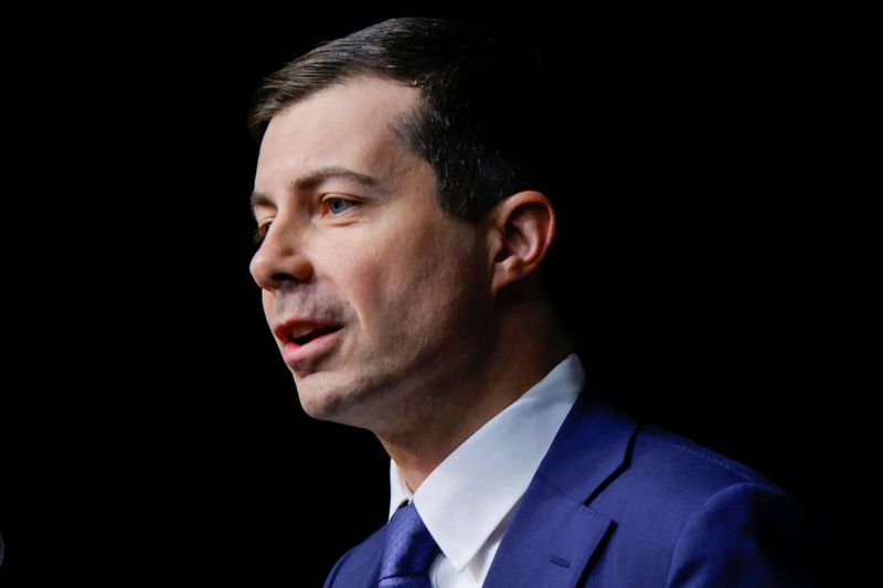 U.S. Senate Democrats urge Buttigieg to develop autonomous vehicle rules
