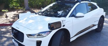 Waymo takes testing to the next level: no human even in the driver’s seat