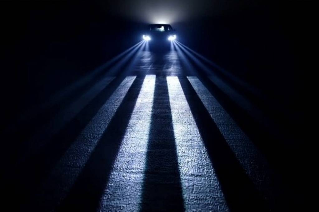 Hyundai Mobis developed headlights that project street signs