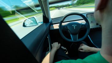 DMV can't be trusted to prevent crashes by driverless trucks, California legislators say
